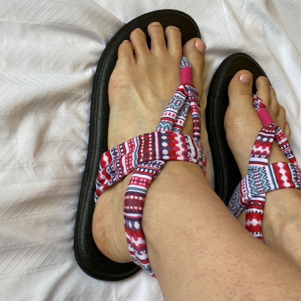 Sanuk yoga sling 2 sandals, like new, women’s 7